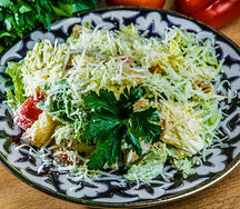 Салат Цезарь с курицей