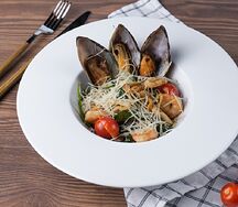 Салат с морепродуктами