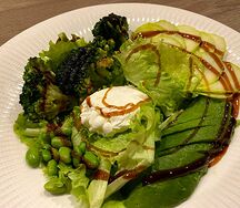 Большой зеленый салат