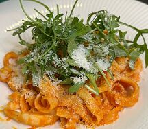 Острая паста с кальмарами