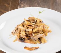 Жареный картофель с грибами
