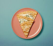 Блин с творожным сыром и укропом