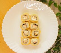 Жареные роллы с креветкой