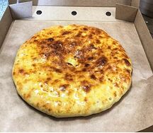 Пирог с фасолью и копчёной грудинкой