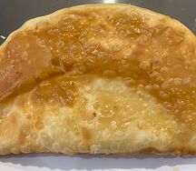 Чебурек сыром с помидорами