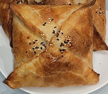 Самса с курицей сыром