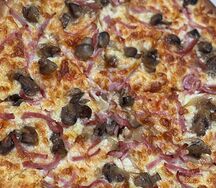 Пицца с ветчиной и грибами 
