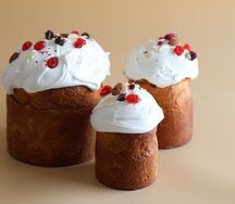 Кулич с вишней