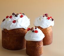 Кулич с вишней