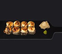 Запеченный ролл с курицей 
