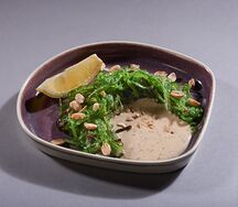 Салат чука с ореховым соусом