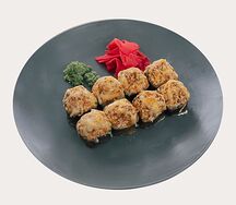 Запеченные роллы с крабом и белым соусом