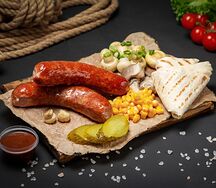 Мясная тарелка Колбаски свиные барбекю