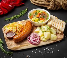 Ланч со свиными колбасками BBQ