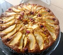 Шарлотка с яблоками