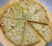 Пирог осетинский с сыром, бараниной и грибами