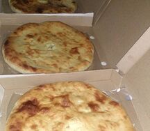 Пирог осетинский с сыром, курицей и грибами большой