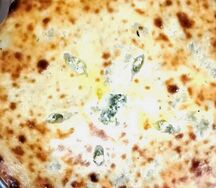 Пирог осетинский с сыром, творогом и зеленью большой