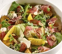 Салат с вяленой уткой и муссом из угря