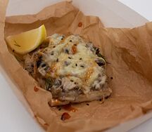 Филе судака, запеченное с грибами и сыром
