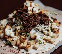 Тёплый салат с говядиной и соусом Blie Cheese