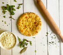 Пирог с курицей, шпинатом и сыром