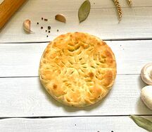 Пирог с курицей, грибами и сыром