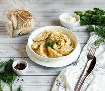 Вареники с сыром и ветчиной из индейки