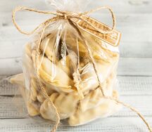 Замороженные вареники с фасолью и грибами