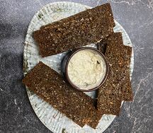 Гренки бородинские с чесноком