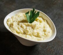 Пюре картофельное с жаренным луком и шкварками