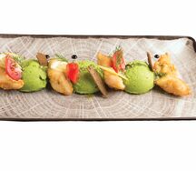 Филе судака с пюре из молодого горошка