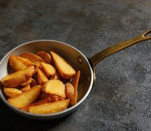 Запеченные картофельные дольки