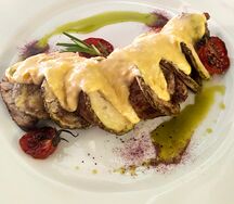 Свиная вырезка под кукурузным соусом