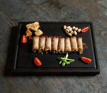 Рулетики из языка с хреном