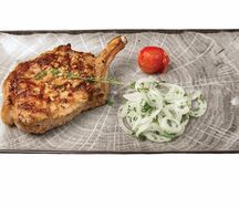 Свиная корейка на косточке