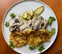 Бефстроганов с драниками