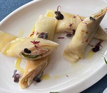 Блинчики с лососем и сливочным сыром