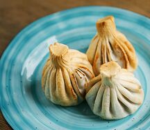 Жареные хинкали с курицей