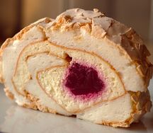 Меренговый рулет Малина