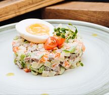 Салат оливье с языком