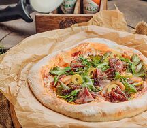 Пицца с ростбифом