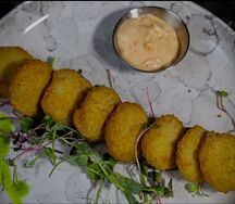 Медальоны с сыром моцарелла и халапеньо