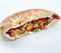 Шаурма в тандырной лепешке