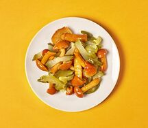 Салат с корнишонами и маринованными опятами