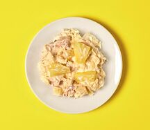 Салат с копченой грудкой с ананасом