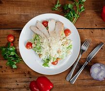 Цезарь с цыпленком гриль