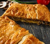 Пирог со сливочной индейкой и грибами