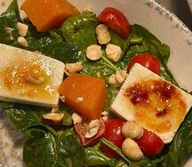 Салат с карамельной Фетой и пряной тыквой