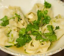 Манты с курой и фетой